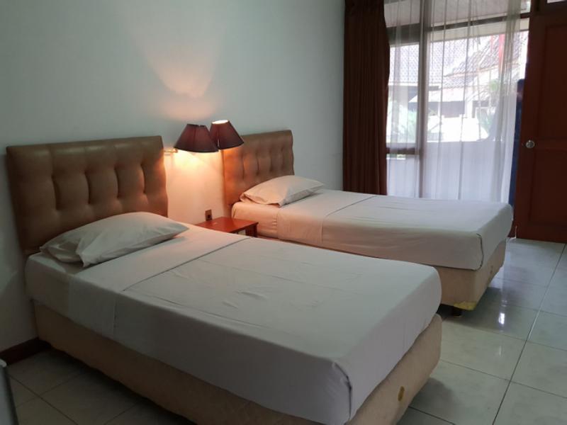De'Qur Hotel Bandung by ZUZU - Oda