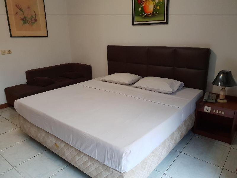 De'Qur Hotel Bandung by ZUZU - Oda