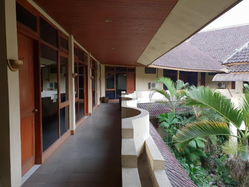 De'Qur Hotel Bandung by ZUZU - Teras