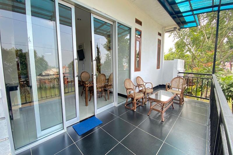 Nirwana Hotel Lembang - Oda