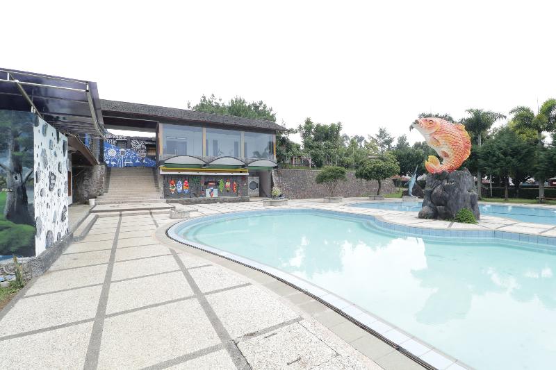 Nirwana Hotel Lembang - Havuz