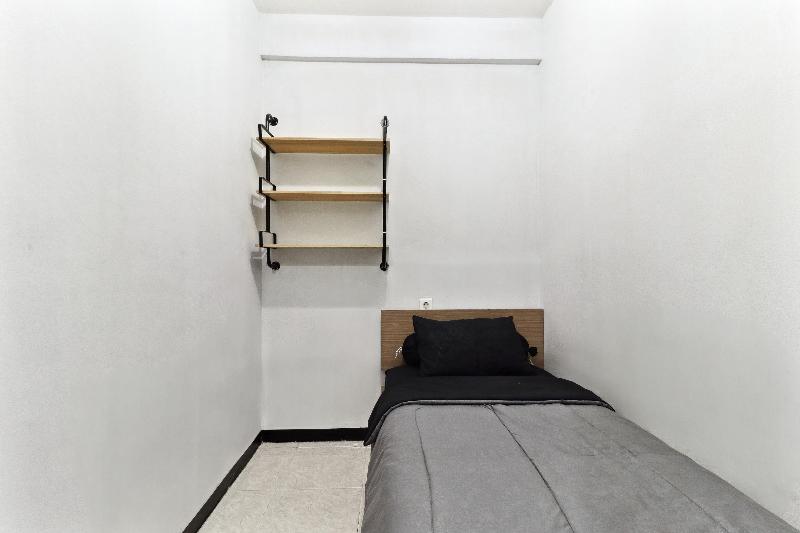 The Edge by Lia by ZUZU - Oda