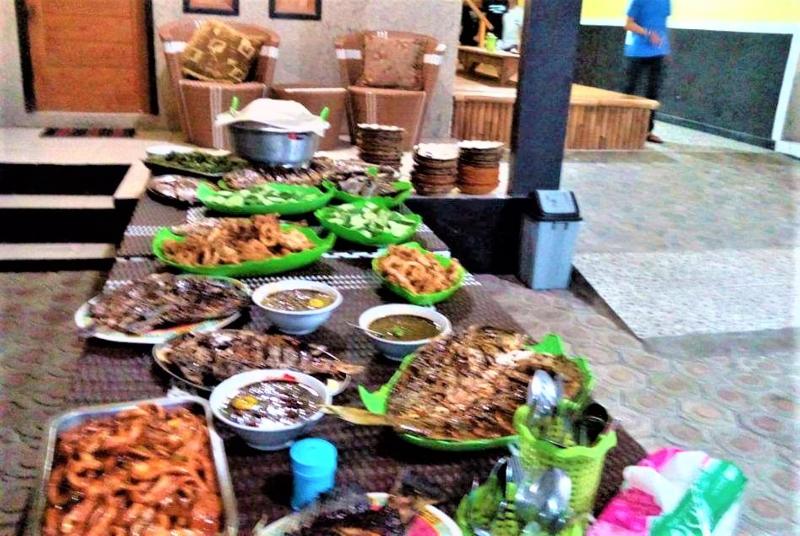 Penginapan Erbysa by ZUZU - Restoran