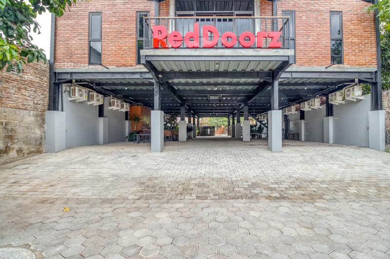 RedDoorz Syariah @ Babadan Baru Jakal - Genel