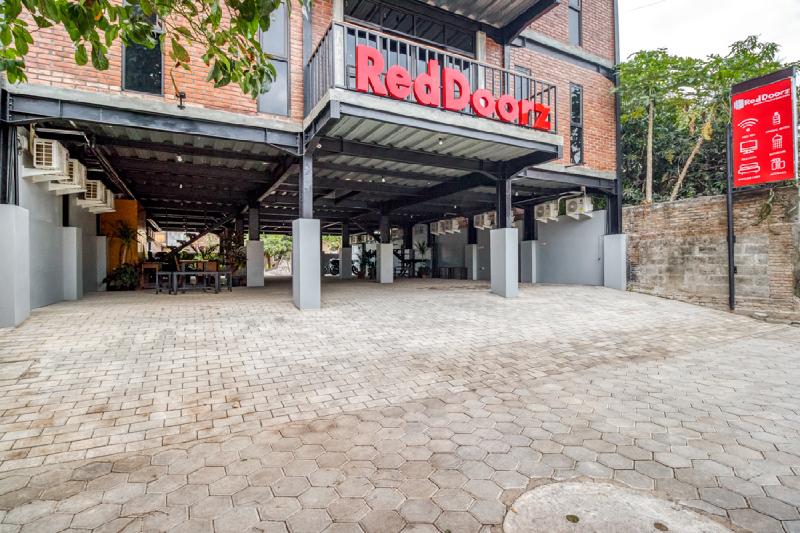 RedDoorz Syariah @ Babadan Baru Jakal - Genel