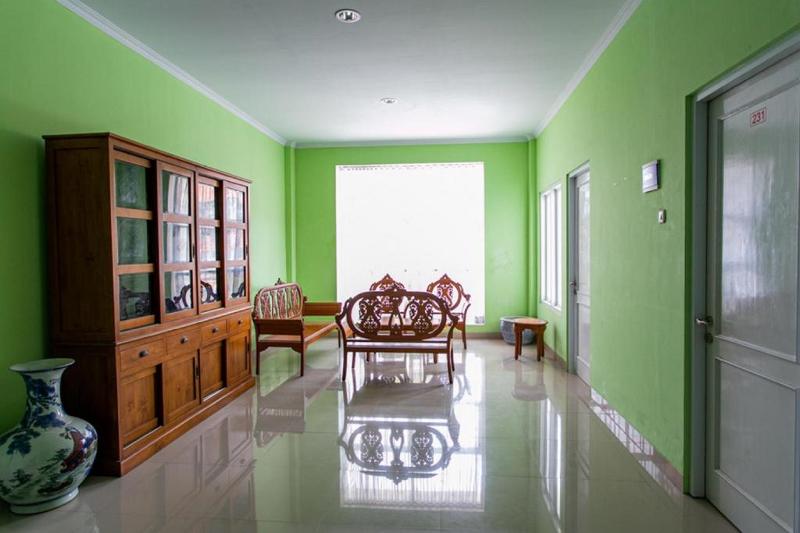 RedDoorz near Universitas Muhammadiyah Yogyakarta - Lobi
