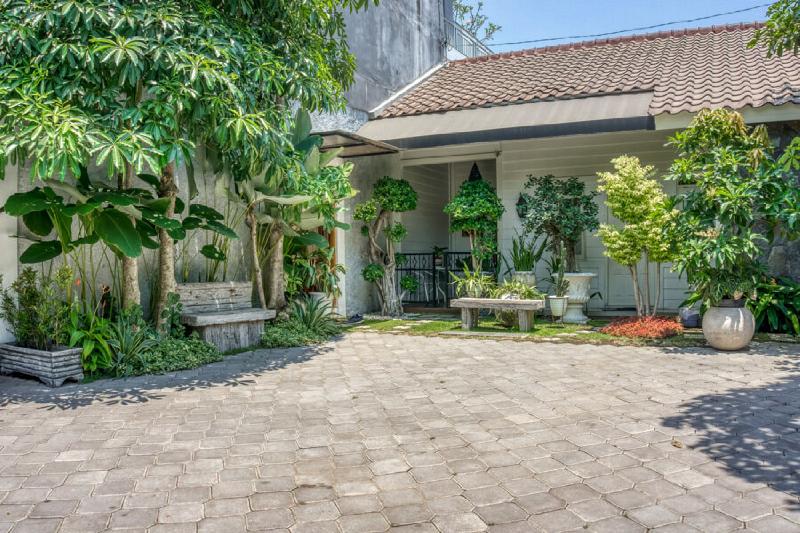 RedDoorz Syariah near Taman Pelangi Jogja 2 - Genel