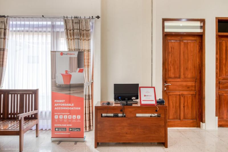 RedDoorz near Universitas Gajah Mada - Lobi