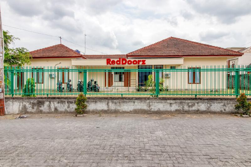 RedDoorz near Universitas Gajah Mada - Genel