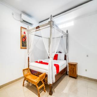 RedDoorz Plus near Lempuyangan Station 4 fotoÄŸrafÄ±