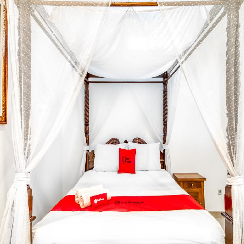 RedDoorz Plus near Lempuyangan Station 4 - Oda