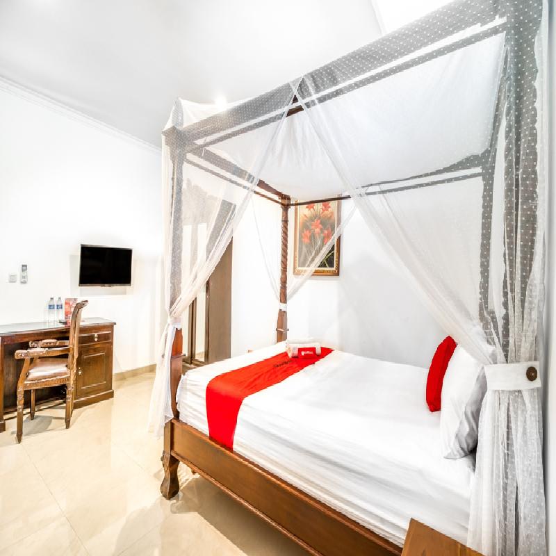 RedDoorz Plus near Lempuyangan Station 4 - Oda