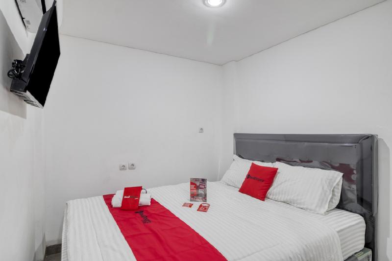RedDoorz Syariah near Galeria Mall Yogyakarta - Oda