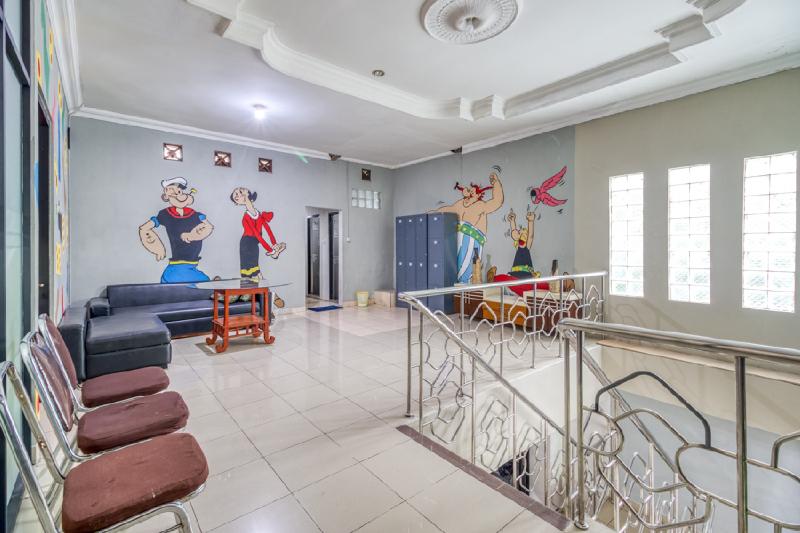 RedDoorz Hostel near Stadion Mandala Krida Yogya - Genel