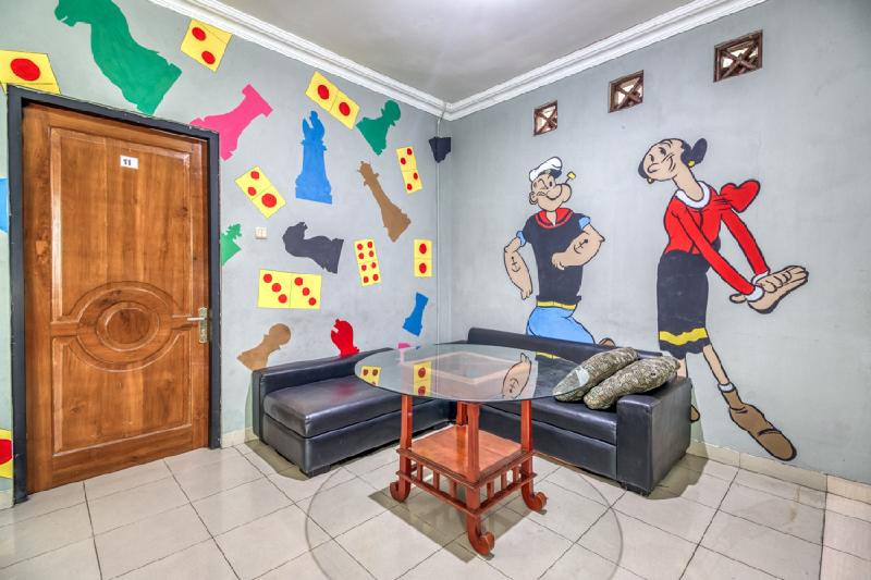 RedDoorz Hostel near Stadion Mandala Krida Yogya - Genel