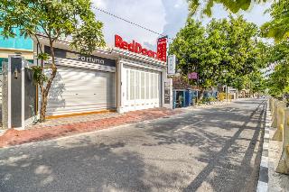 RedDoorz Plus near Gembira Loka Zoo 2 otel fotoğrafı