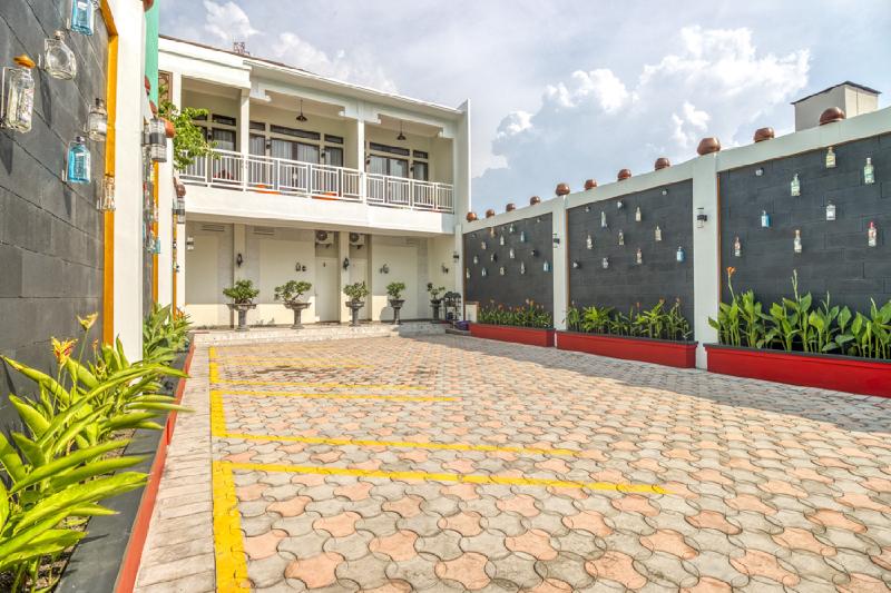 RedDoorz Plus near Gembira Loka Zoo 2 - Genel
