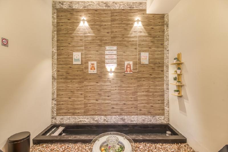 RedDoorz Plus near Gembira Loka Zoo 2 - Oda