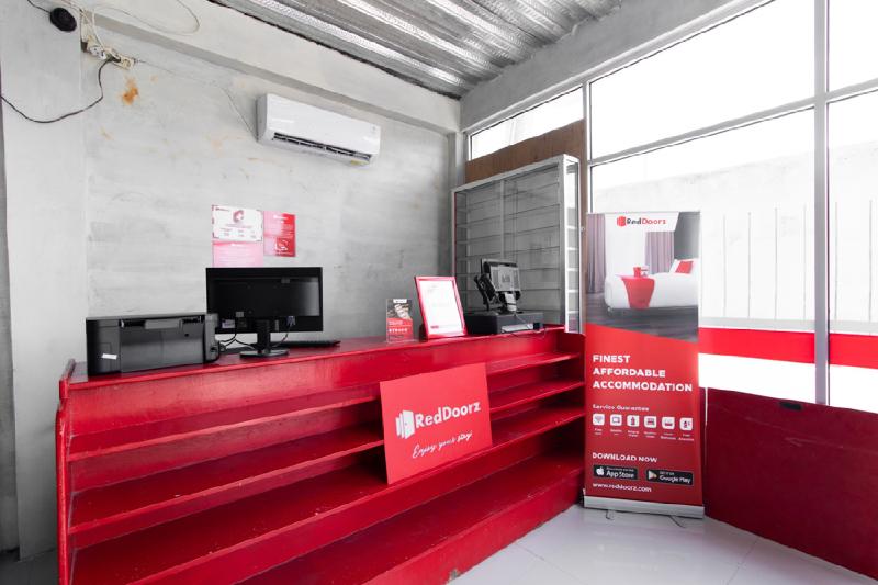 RedDoorz @ Raya Janti Yogyakarta - Lobi