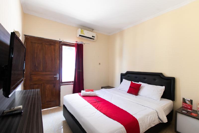 RedDoorz @ Raya Janti Yogyakarta - Oda