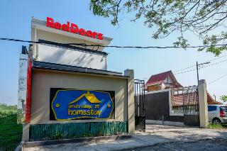 RedDoorz near Padang Golf Adisucipto fotoÄŸrafÄ±