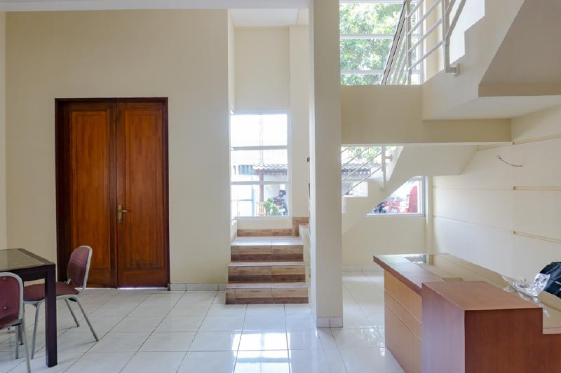 RedDoorz near Jogja City Mall 4 - Lobi