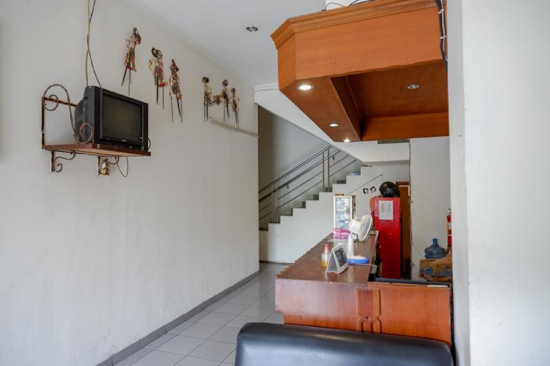RedDoorz near Tugu Yogyakarta - Lobi
