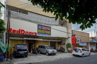 RedDoorz near Tugu Yogyakarta fotoÄŸrafÄ±