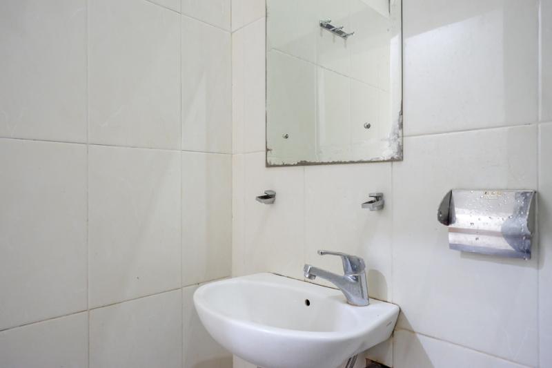RedDoorz Plus @ Hotel Asih UNY - Oda
