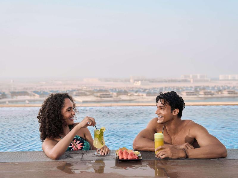 Aparthotel Adagio Dubai Deira - Havuz