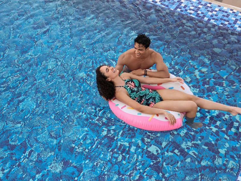 Aparthotel Adagio Dubai Deira - Havuz