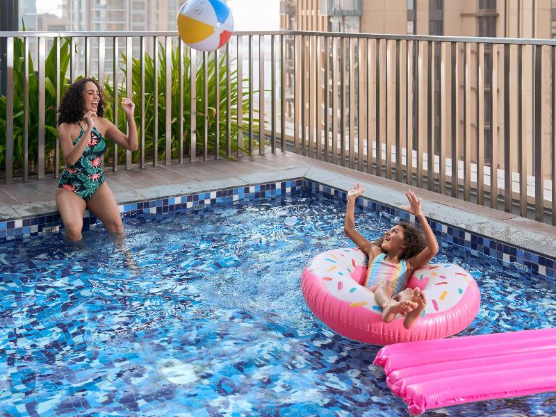 Aparthotel Adagio Dubai Deira - Havuz