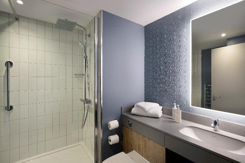 Leonardo Hotel Bristol City - Oda