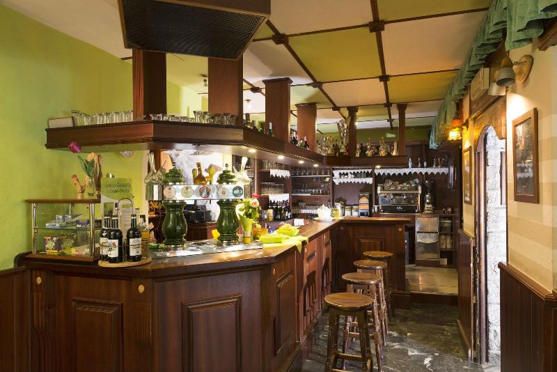 Armanac De Toubie - Bar