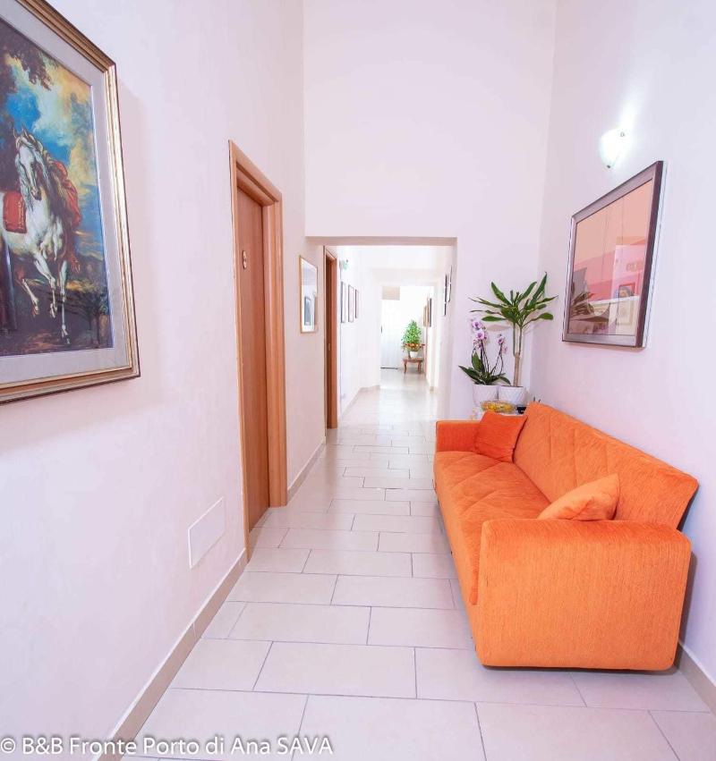Port View Guest House - Lobi