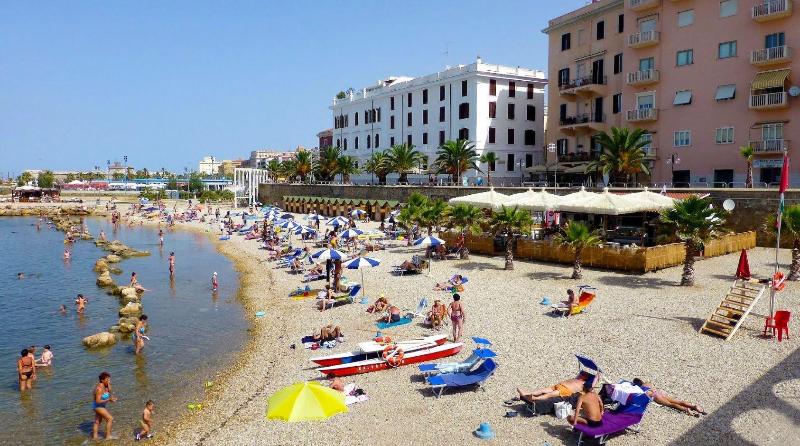 Port View Guest House - Plaj