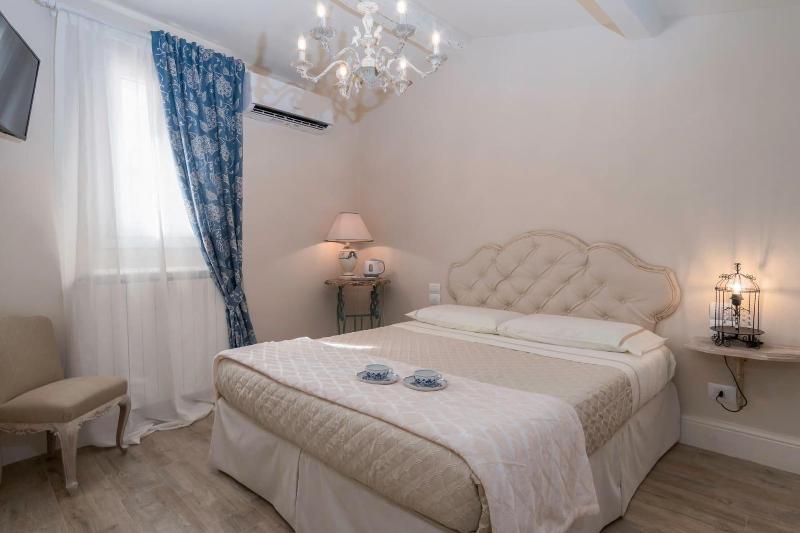 Pistoia Luxury Suite - Oda