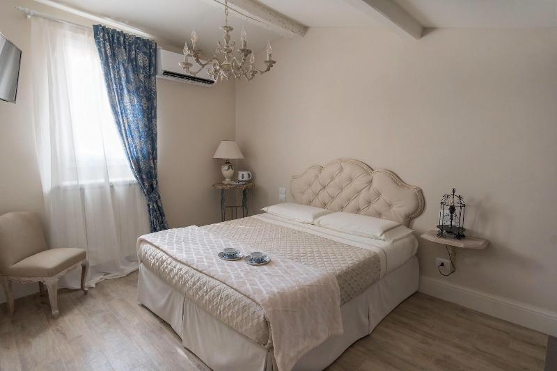 Pistoia Luxury Suite - Oda