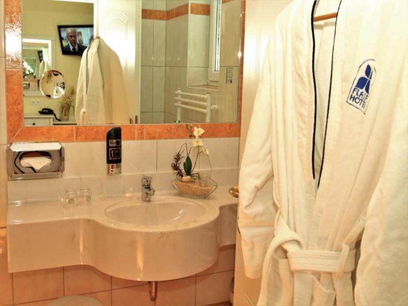 Flairhotel am Wörthersee - Genel