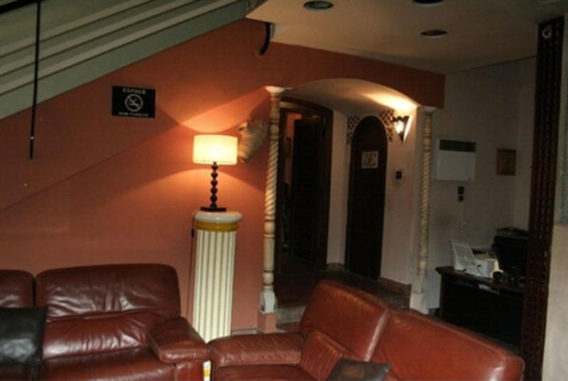 Ambassy Hôtel - Lobi