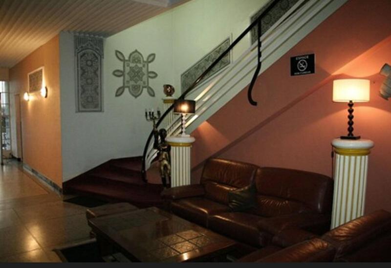 Ambassy Hôtel - Lobi