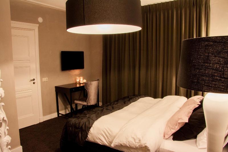 Hotel Huis Van Bewaring - Oda