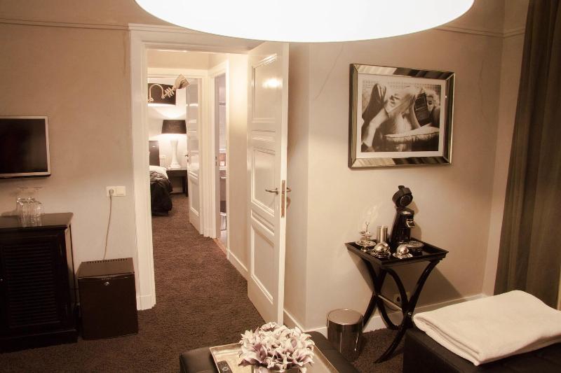 Hotel Huis Van Bewaring - Oda