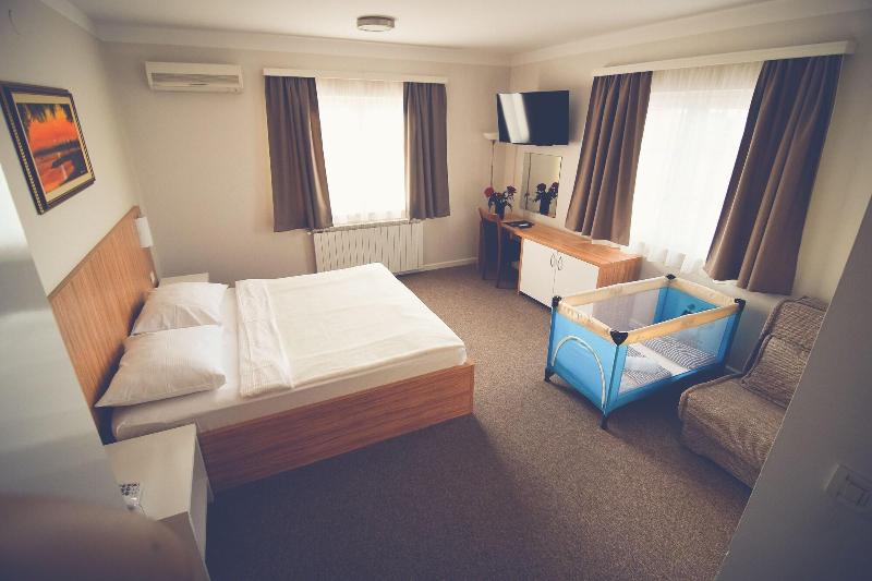 Hotel Phoenix - Genel