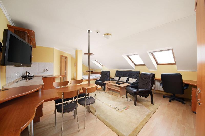 Hotel Nikolas - Oda