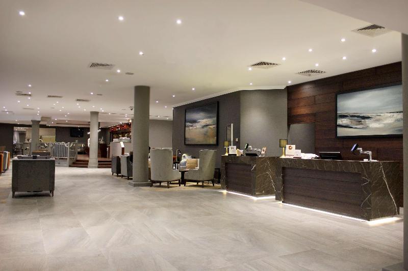 Doubletree by Hilton Swindon - Lobi