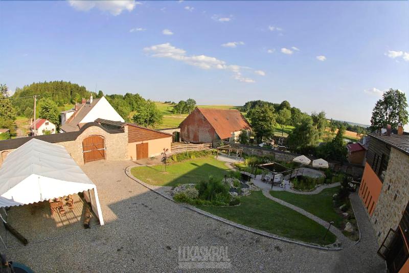 Hotel Horní Dvůr - Genel
