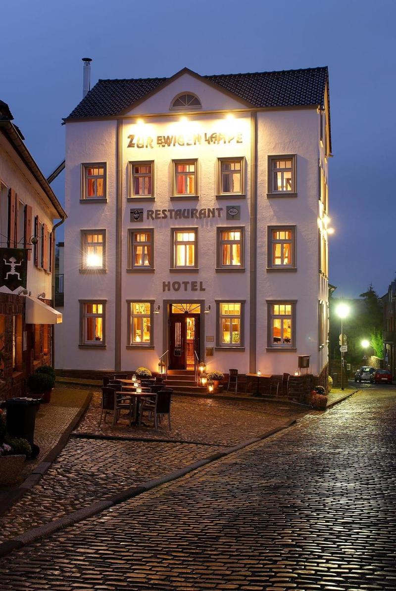 Zur Ewigen Lampe At Hemingway Trail - Genel