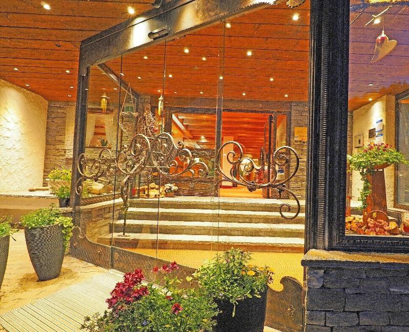 Hotel Tyrol - Genel