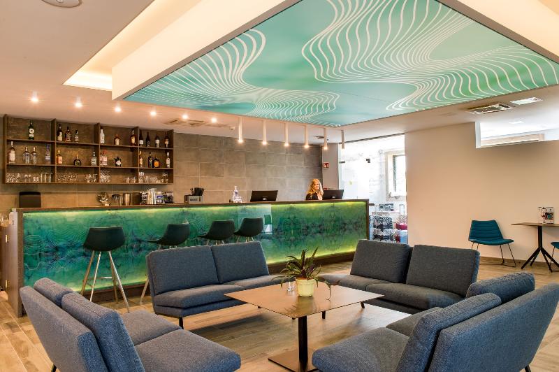 AKADEMIA HOTEL **** BALATONFURED - Bar